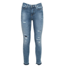 Load image into Gallery viewer, GUESS - WOMAN - JEANS - W1GA46
