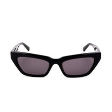 Load image into Gallery viewer, GUESS - ACCESSORIES - SUNGLASSES - GU8226
