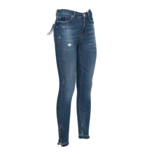Load image into Gallery viewer, GUESS - WOMAN - JEANS - W1RA93

