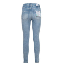Load image into Gallery viewer, GUESS - WOMAN - JEANS - W1GA26
